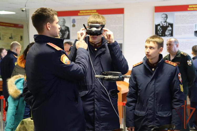 Кадеты Пермского президентского кадетского училища Росгвардии посетили с экскурсией военный институт ведомства