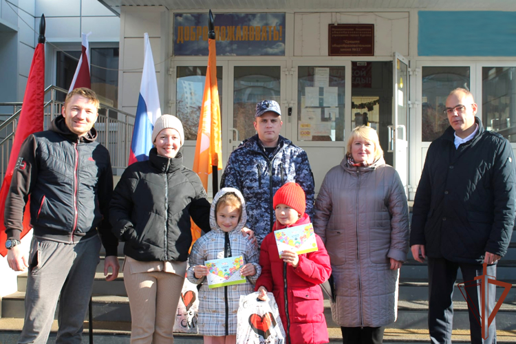 Патриотические мероприятия для подшефных школьников провели росгвардейцы на Урале