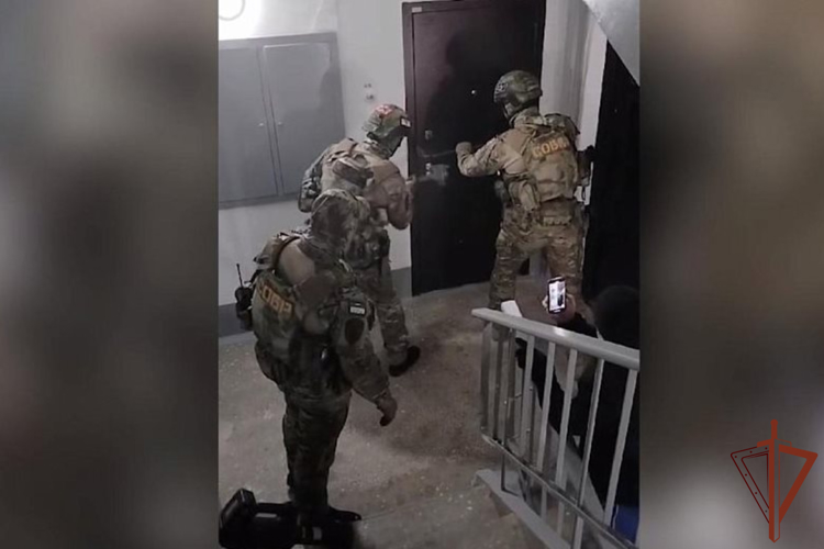При содействии СОБР Росгвардии в Челябинске задержаны трое наркоторговцев (видео)