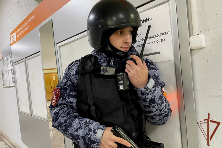 Межведомственное учение на объекте образования провели росгвардейцы в Красноярске