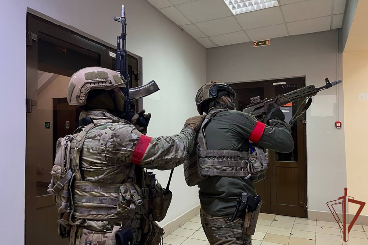 Межведомственное учение на объекте образования провели росгвардейцы в Красноярске