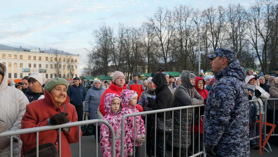 В Кирове росгвардейцы обеспечили безопасность дня города и концерта певицы Юты в поддержку участников СВО