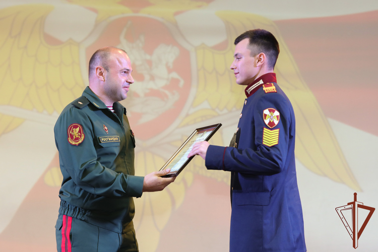 Преподавателям Московского президентского кадетского училища Росгвардии вручены ведомственные награды