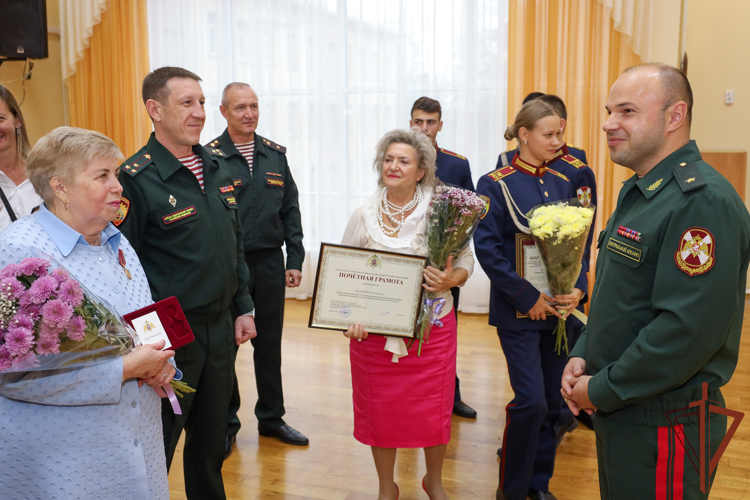 Преподавателям Московского президентского кадетского училища Росгвардии вручены ведомственные награды