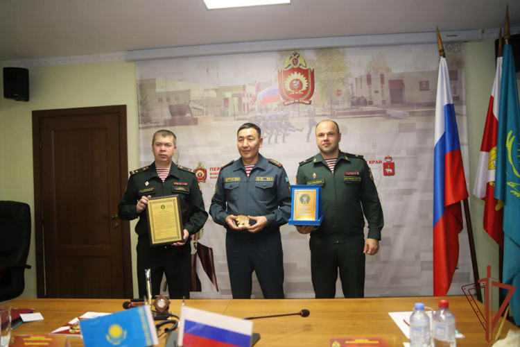 Делегация из Казахстана посетила Пермский военный институт Росгвардии (видео)
