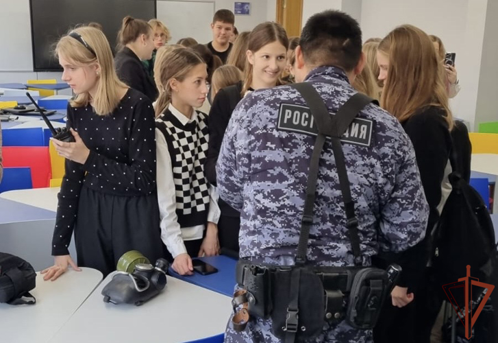 Росгвардейцы провели профориентационные мероприятия в северо-западных регионах страны