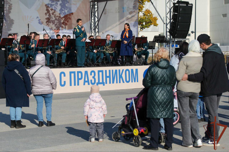 Росгвардия провела специальную акцию ко Дню отца в парке «Ходынское поле»  (видео)