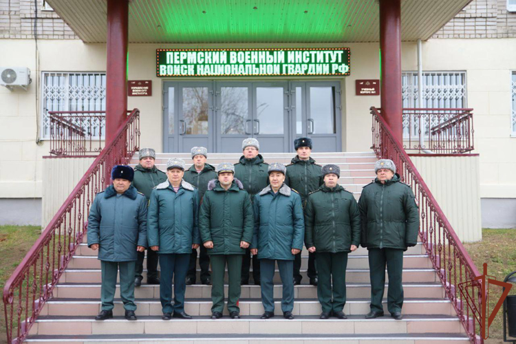 Делегация из Казахстана посетила Пермский военный институт Росгвардии (видео)