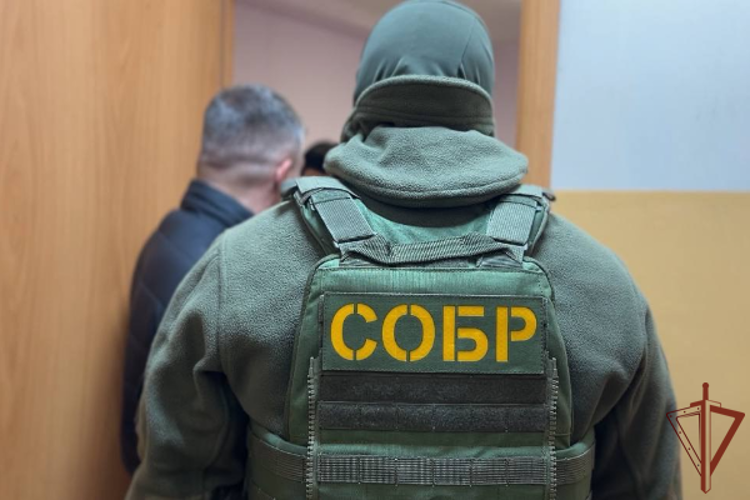 СОБР Росгвардии оказал содействие в задержании подозреваемого в мошенничестве жителя Иркутской области 