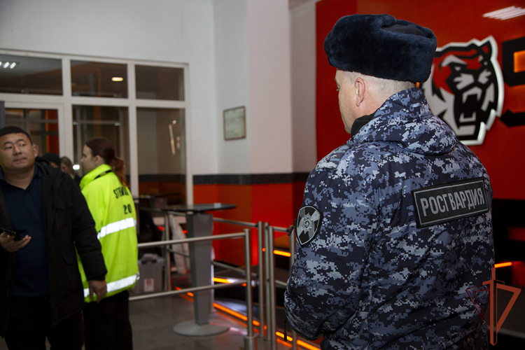 В Хабаровске росгвардейцы обеспечили правопорядок во время проведения матчей чемпионата Континентальной хоккейной лиги