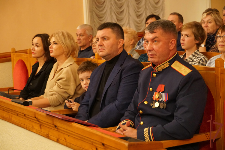 Образцово-показательный оркестр Росгвардии выступил в столице Поморья  (видео)