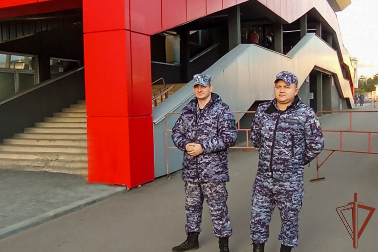В Кузбассе росгвардейцы обеспечили безопасность матчей Чемпионатов России по хоккею