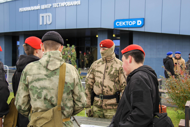 В регионах Сибири росгвардейцы провели патриотические мероприятия со школьниками 