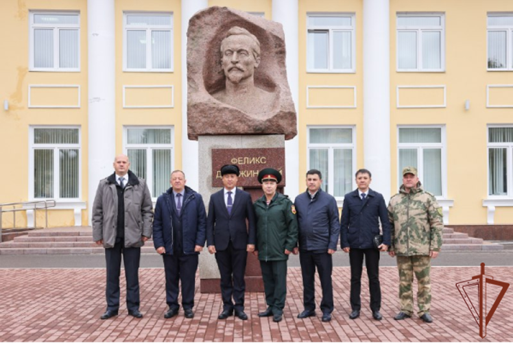 Кинологи Росгвардии поделились опытом с коллегами из Национальной гвардии Республики Узбекистан (видео)