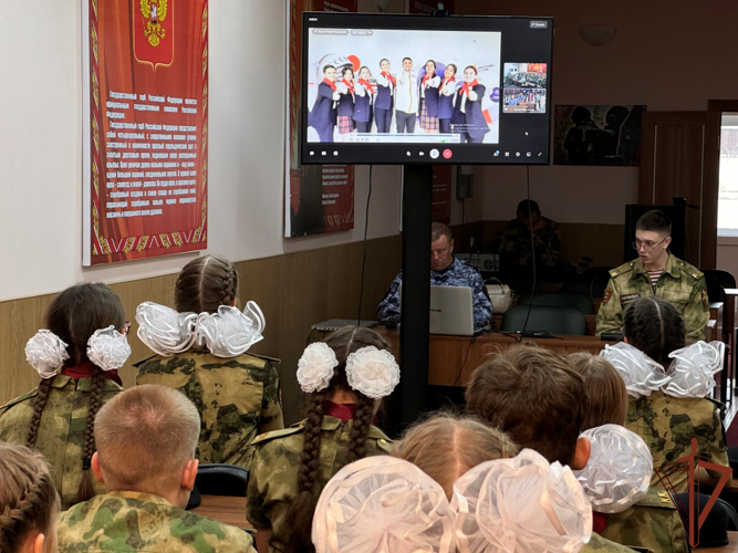 В Управлении Росгвардии по Амурской области состоялся телемост между учащимися Благовещенска и ЛНР