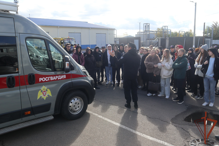 В регионах Сибири прошли мероприятия ко дню образования ОМОН Росгвардии