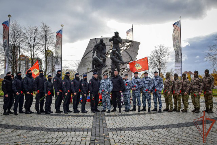В Санкт-Петербурге спецназовцы  Росгвардии почтили память погибших боевых товарищей 