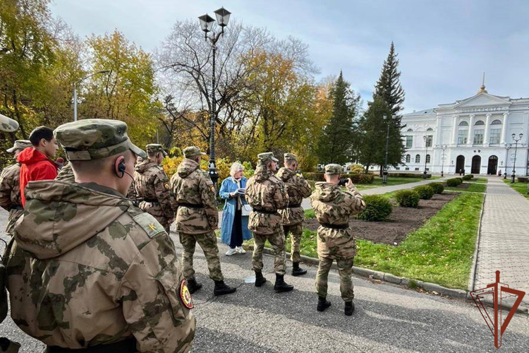Курсанты Новосибирского военного института проходят стажировку в cеверском соединении Росгвардии