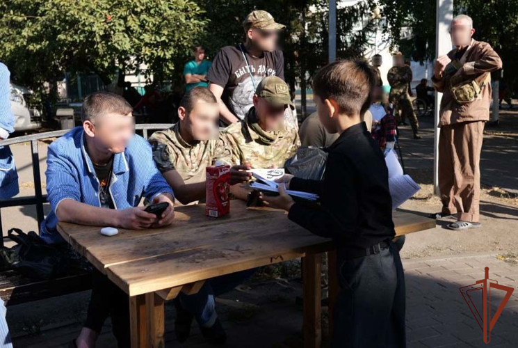 Росгвардейцы организовали концерт к Международному дню врача в белгородском госпитале для военнослужащих