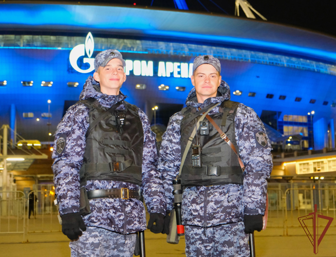 Росгвардейцы обеспечили безопасность футбольного матча Кубка России в Санкт-Петербурге