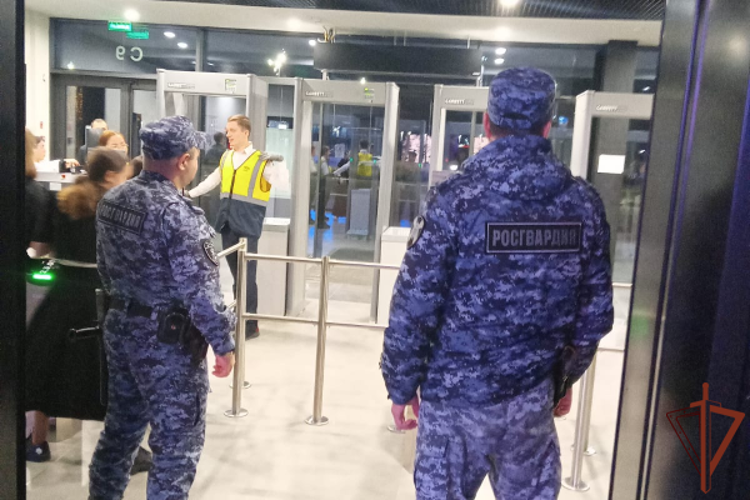 Сотрудники Росгвардии обеспечили общественный порядок во время проведения хоккейных матчей
