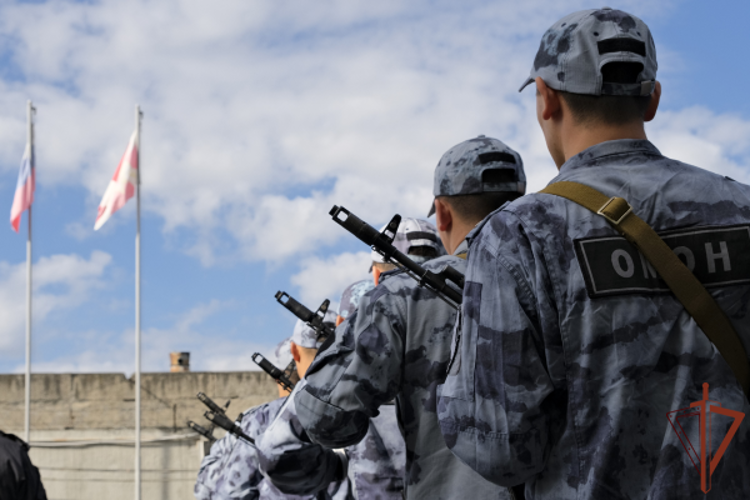 В регионах Сибири прошли мероприятия ко дню образования ОМОН Росгвардии