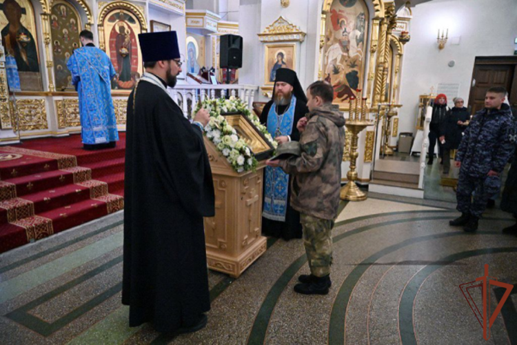 Росгвардия обеспечила безопасность верующих во время пребывания Казанской иконы Божией Матери в Красноярском крае