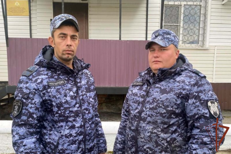 Росгвардейцы в Алтайском крае помогли потерявшейся пенсионерке вернуться домой 
