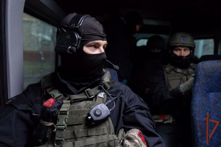 В Удмуртии при силовой поддержке спецназа Росгвардии задержан подозреваемый в получении взятки в особо крупном размере