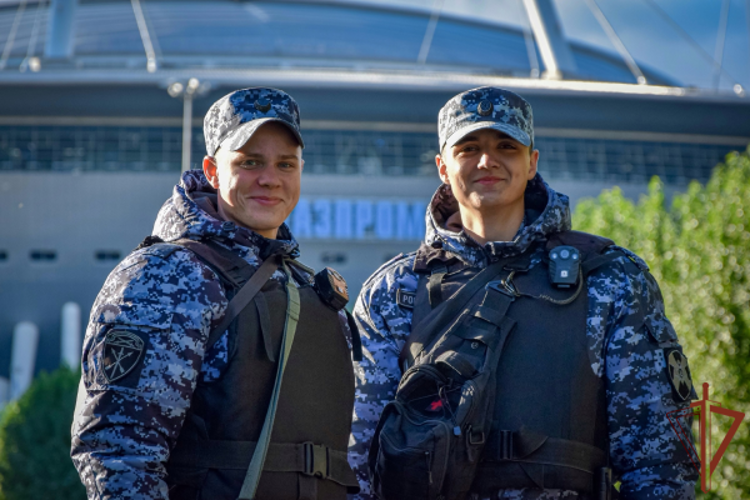 Подразделения Росгвардии в Санкт-Петербурге обеспечили правопорядок во время футбольного матча Российской Премьер-Лиги
