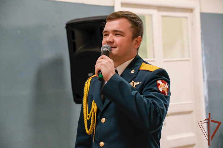 В военно-морском госпитале Кронштадта выступил ансамбль Северо-Западного округа Росгвардии