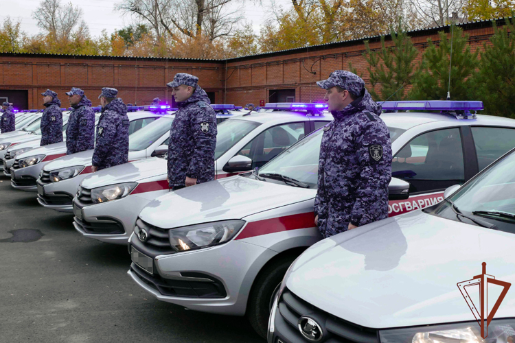 В Кузбассе более 50 служебных автомобилей пополнили автопарк регионального управления Росгвардии