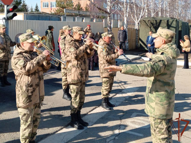 Военнослужащие Росгвардии в Иркутской области открыли мемориал погибшим при исполнении воинского долга водителям