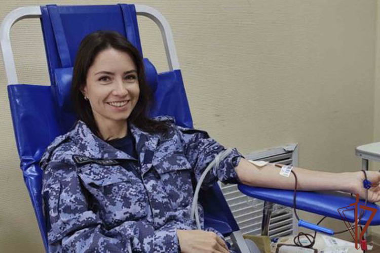 Ведомственная донорская акция «От сердца к сердцу» проходит в Центральном федеральном округе