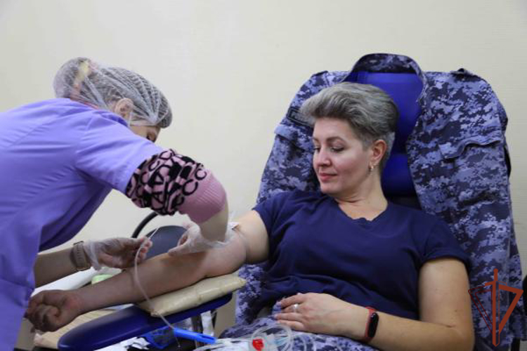 Ведомственная донорская акция «От сердца к сердцу» проходит в Центральном федеральном округе