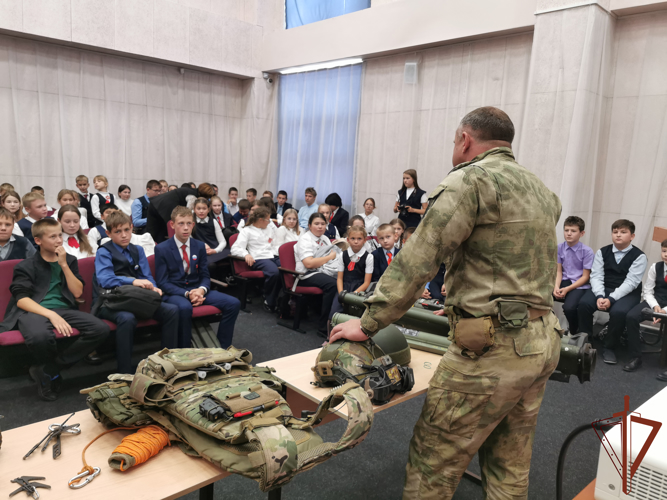 В регионах Сибири прошли мероприятия ко дню образования ОМОН Росгвардии