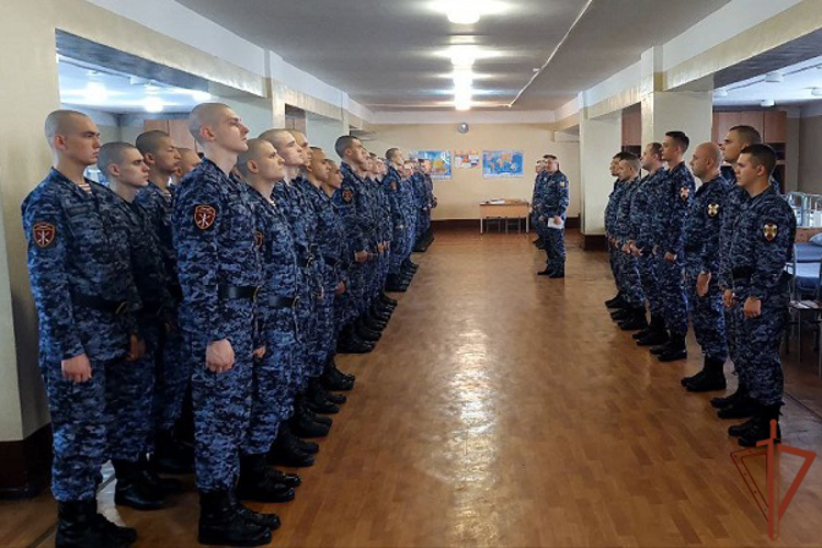  В Южном округе Росгвардии продолжается призывная кампания 