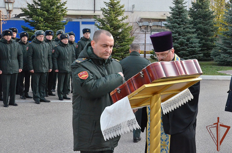 В Северо-Кавказском ордена Жукова округе Росгвардии встретили икону Божией Матери (видео)