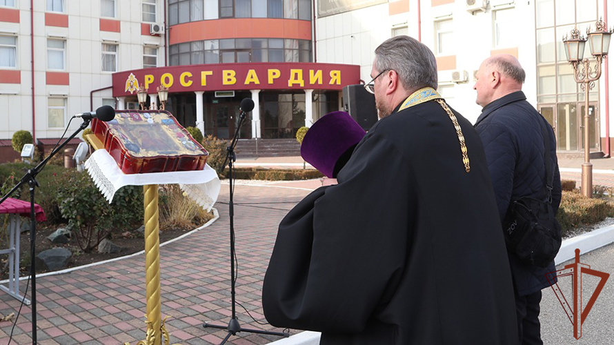 В Северо-Кавказском ордена Жукова округе Росгвардии встретили икону Божией Матери (видео)