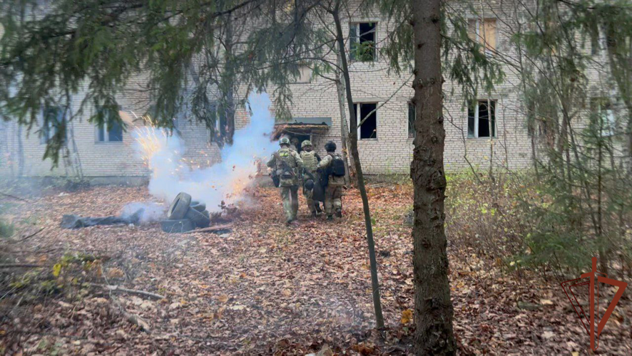 Нештатные санитарные инструкторы подразделений подмосковного главка Росгвардии отработали профессиональные навыки 