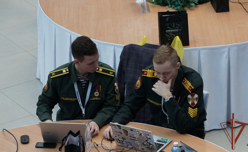 Курсанты Пермского военного института Росгвардии принимают участие в соревнованиях по спортивному программированию (видео)