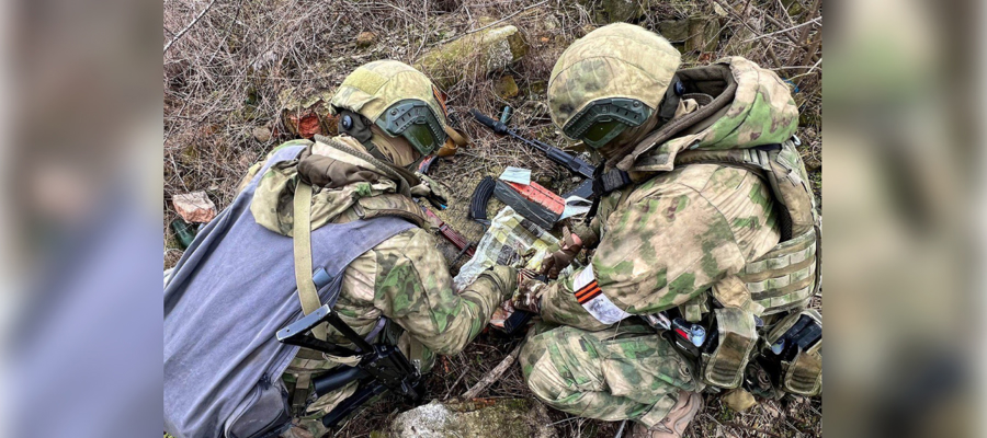 Росгвардейцы в ДНР совместно с сотрудниками военной контрразведки обнаружили тайник с опасными находками