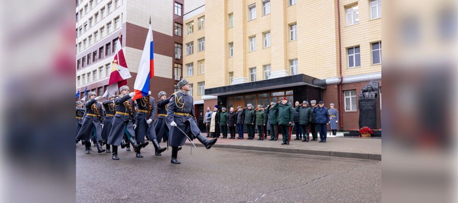 В Росгвардии прошли мероприятия, приуроченные к 255-летию со дня рождения основателя ведомства графа Е.Ф. Комаровского (видео)