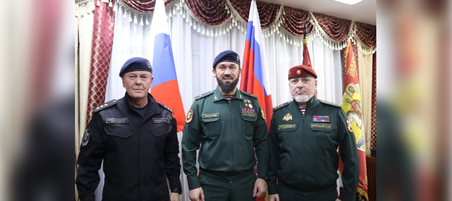 В Росгвардии вручили темно-синий берет и знак спецназа Герою России генерал-майору Магомеду Даудову (видео)