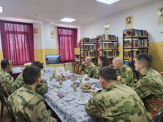 В Северо-Кавказском округе Росгвардии поздравили матерей