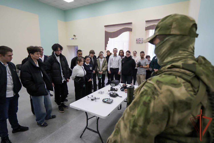 В Сибирском округе Росгвардии проходят мероприятия, приуроченные ко Всероссийскому дню призывника