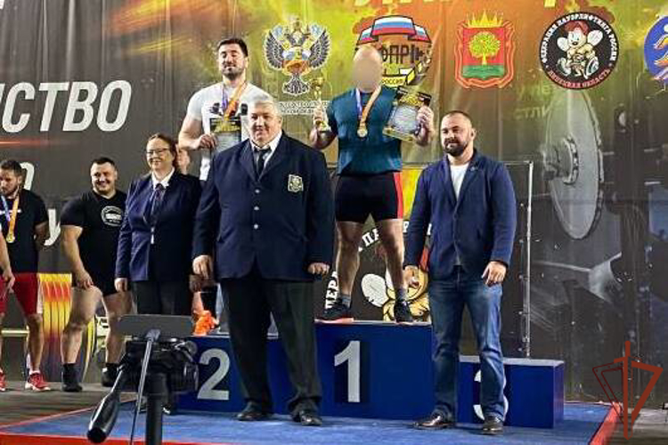 Росгвардеец из Тамбова стал победителем и призером чемпионата ЦФО России по пауэрлифтингу 