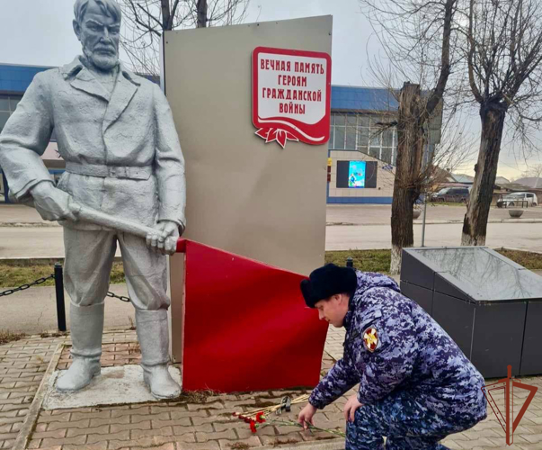 В Сибирском округе Росгвардии отдали дань памяти погибшим при исполнении служебно-боевых задач