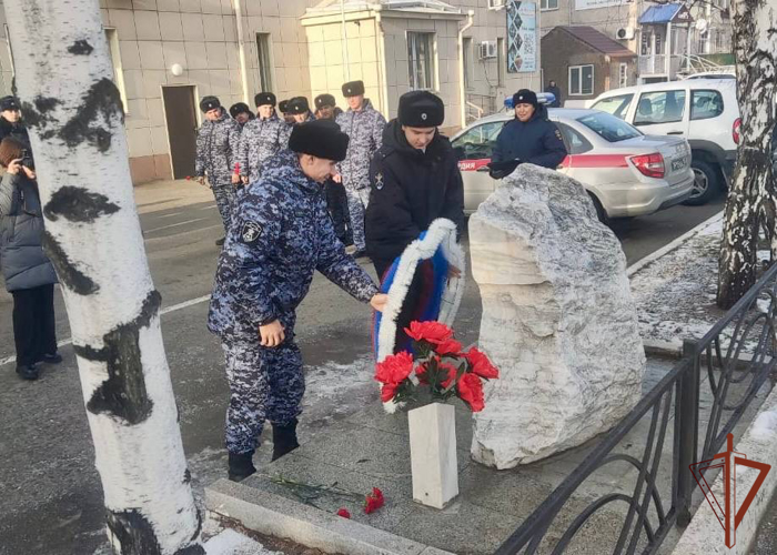 В Сибирском округе Росгвардии отдали дань памяти погибшим при исполнении служебно-боевых задач