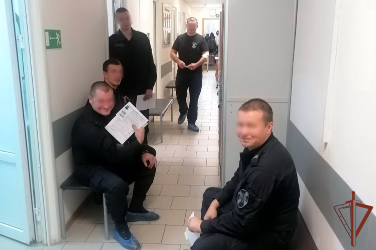 В Санкт-Петербурге сотрудники ОМОН Росгвардии сдали донорскую кровь для пациентов онкологического центра
